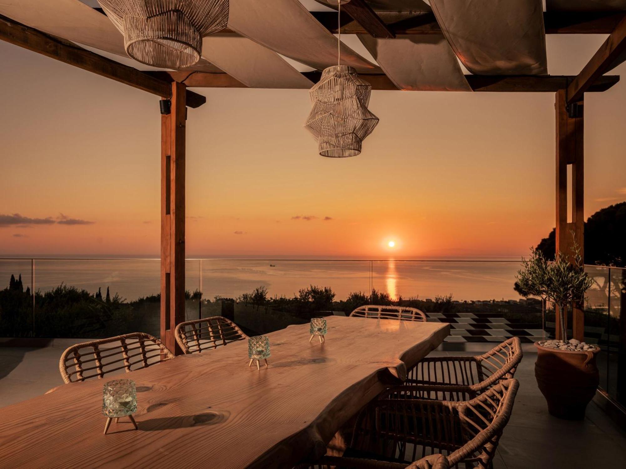 Artemis Villas - Spectacular Views & Ideal For Large Groups, By Zantewize Khartata Room photo